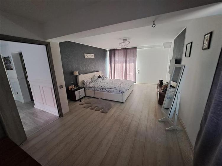 Casă individuală cu 6 camere cu Piscina în Tărlungeni