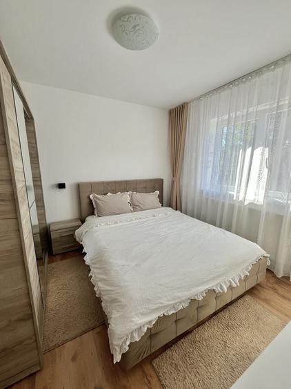 Apartament cu 3 camere semidecomandat în Central