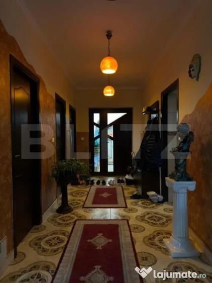 Casă cu 6 camere cu Teren 800 Mp în Vetiș