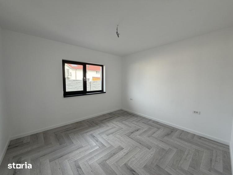 Casă cu 4 camere cu Teren 400 Mp în Clinceni