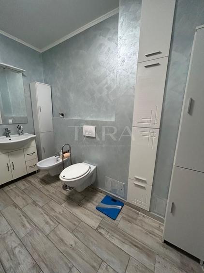 Apartament cu 4 camere semidecomandat, mobilat în Vest