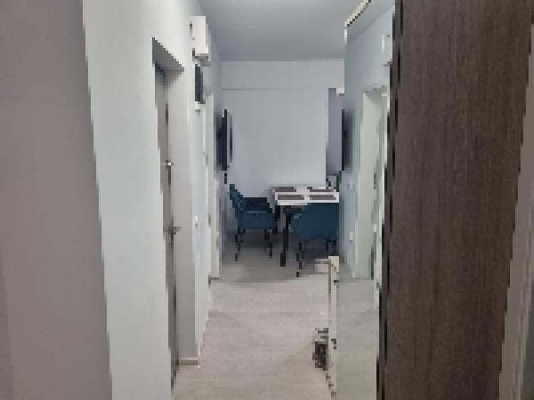 Apartament cu 3 camere decomandat în Central