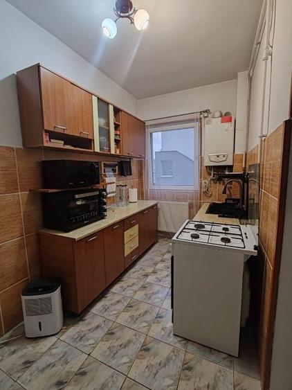 Apartament cu 2 camere decomandat, mobilat în Săsar