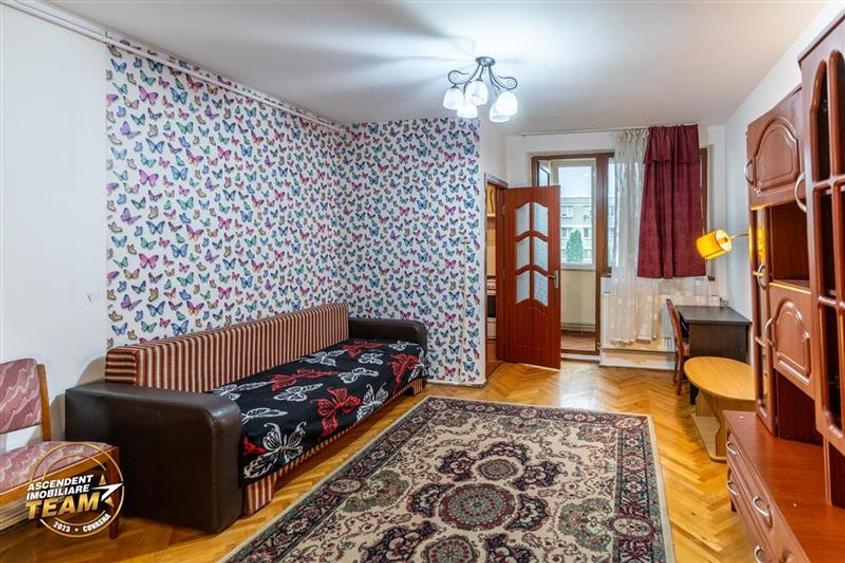 Garsonieră circulară în Centrul Civic