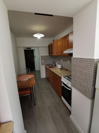 Apartament cu 2 camere semidecomandat, mobilat în Sinaia