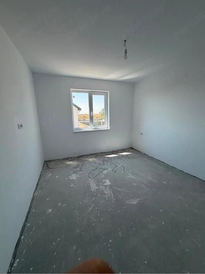 Casă cu 4 camere cu Teren 539 Mp în Central