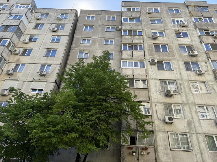 Apartament cu 3 camere decomandat, mobilat în Rahova