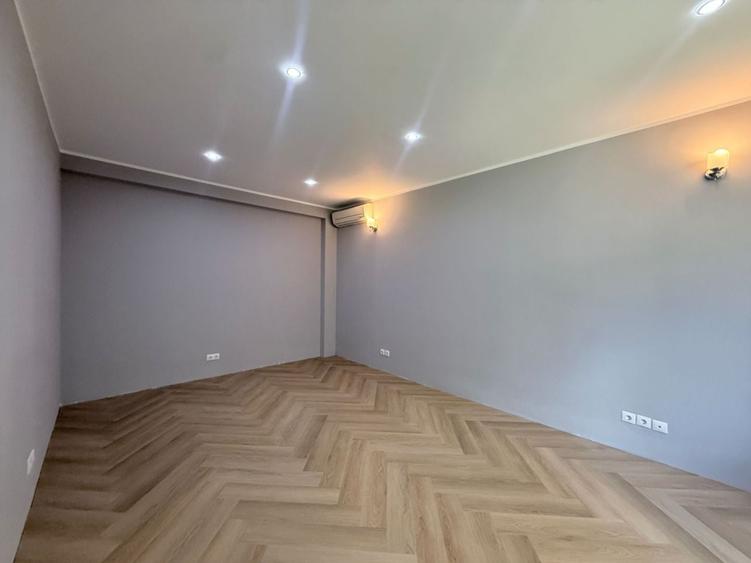 Duplex cu 6 camere cu Canalizare în Iancu Nicolae