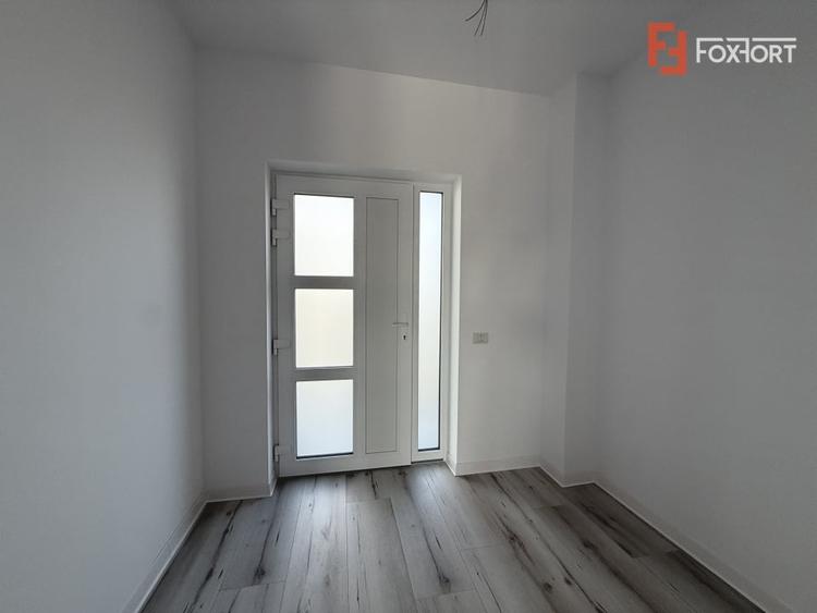 Duplex cu 4 camere cu Canalizare în Săcălaz