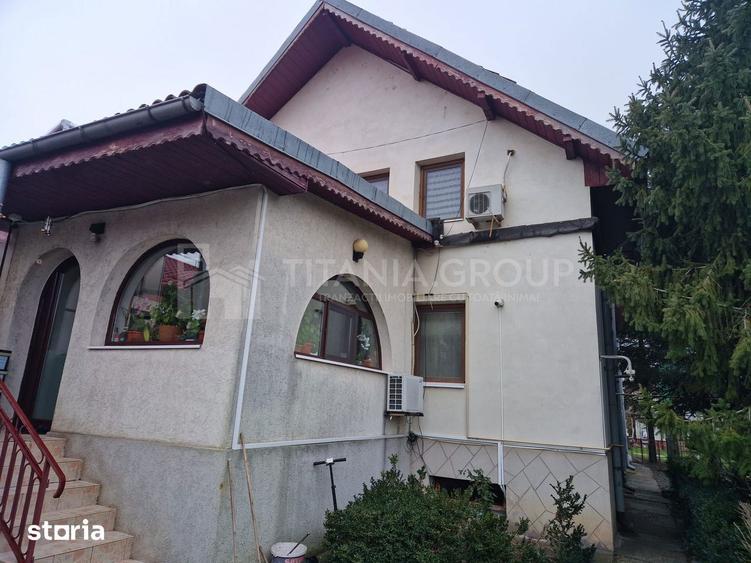 Casă cu 5 camere cu Canalizare în Central