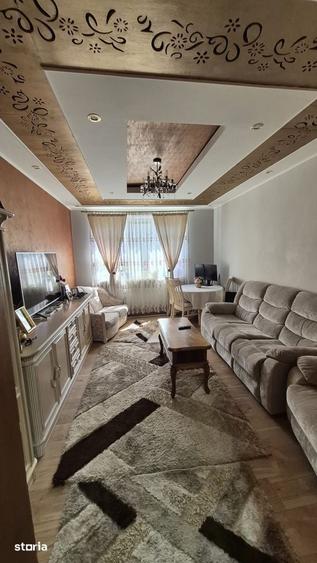 Apartament cu 3 camere decomandat în Săsar