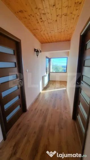Casă cu 7 camere cu Teren 775 Mp în Cocorăștii Grind