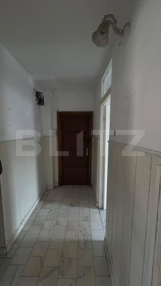 Apartament cu 3 camere decomandat în Liliacului