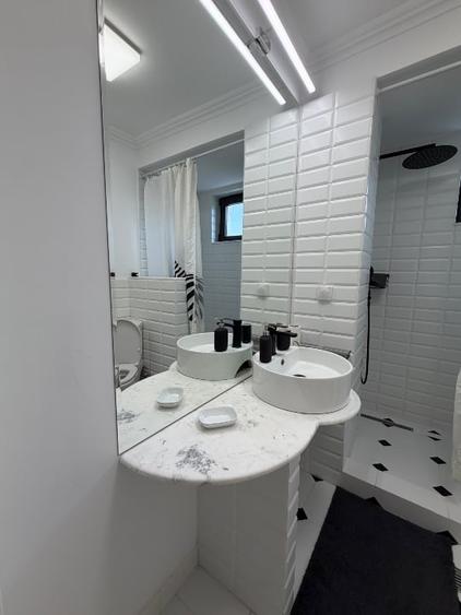 Apartament cu 2 camere decomandat, mobilat în Central