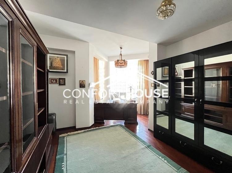 Duplex cu 7 camere cu Canalizare în Iancu Nicolae