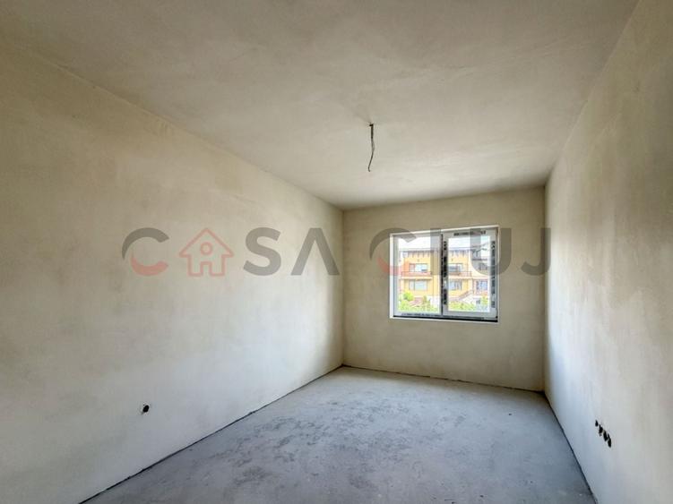 Duplex cu 6 camere cu Canalizare în Iris