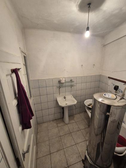 Casă cu 3 camere cu Teren 200 Mp în Decebal