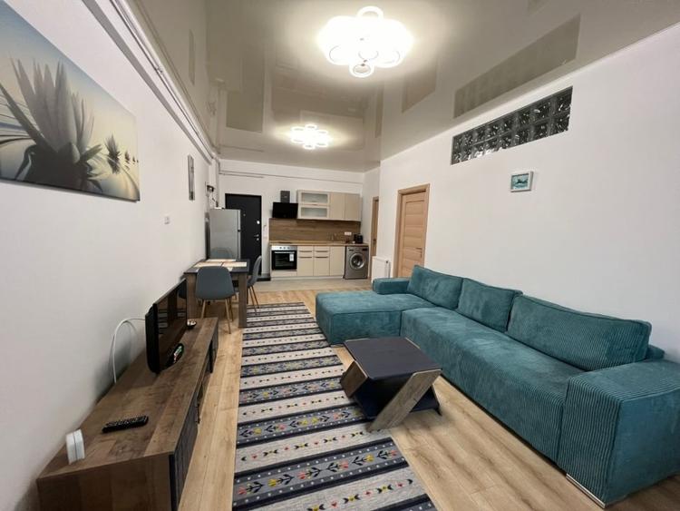 Apartament cu 3 camere, mobilat în Central