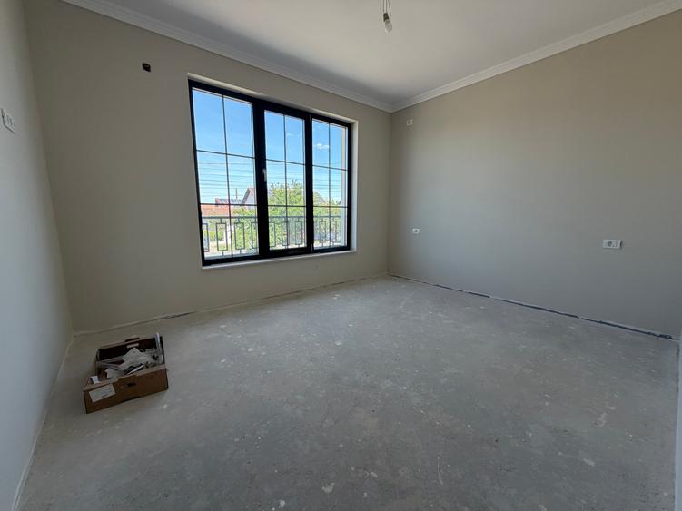 Duplex cu 5 camere cu Teren 300 Mp în Dumbrăvița