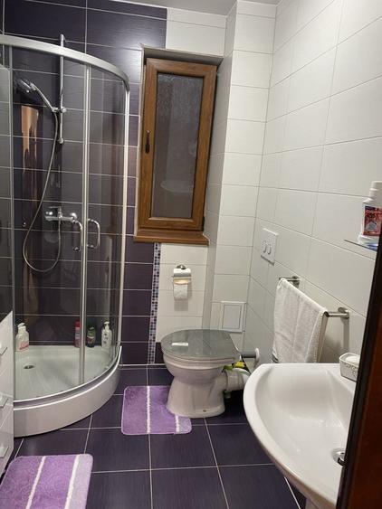 Apartament cu 3 camere decomandat în Petrești