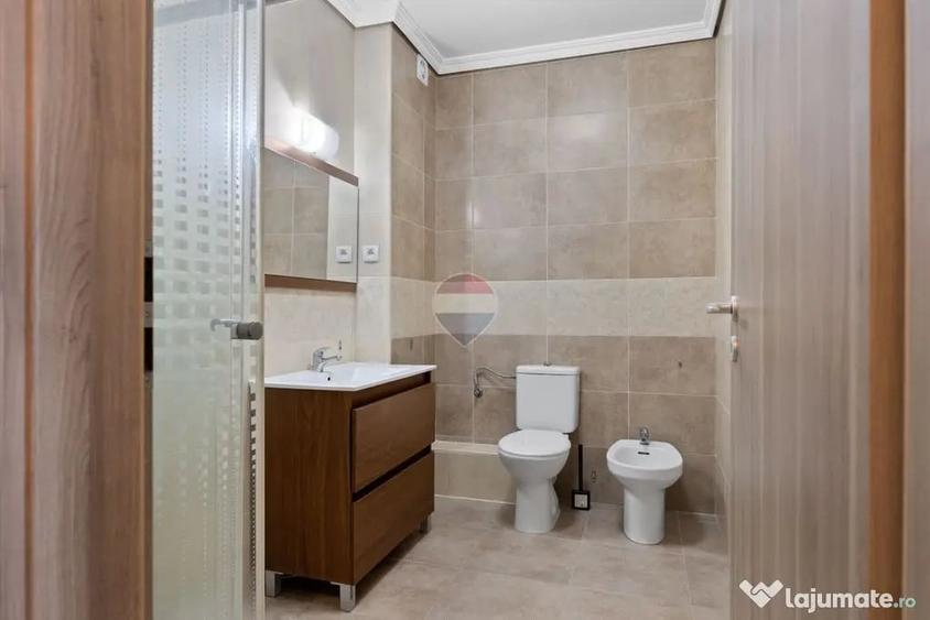 Apartament cu 3 camere semidecomandat în Central