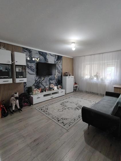 Apartament cu 3 camere decomandat în Nord