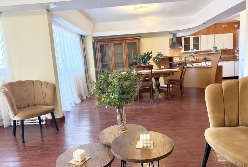 Apartament cu 4 camere decomandat, mobilat în P-ța Unirii