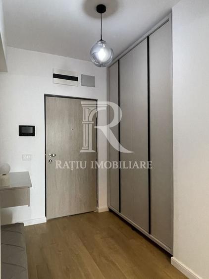 Apartament cu 2 camere semidecomandat, mobilat în Central