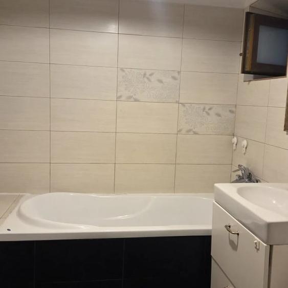 Apartament cu 3 camere decomandat, mobilat în Dristor