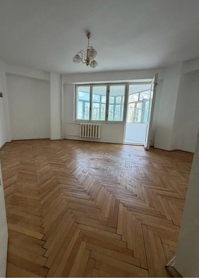Apartament cu 2 camere decomandat în Lotus