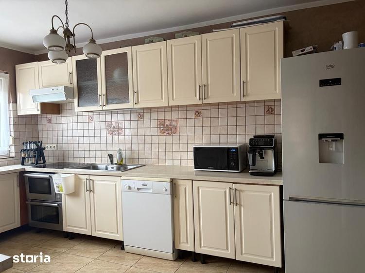 Casă cu 3 camere cu Teren 230 Mp în Burdea