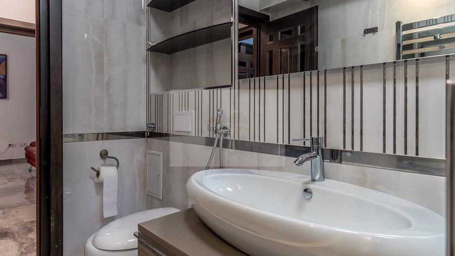 Apartament cu 2 camere decomandat, mobilat în Central