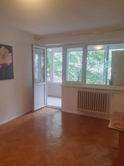 Apartament cu 2 camere semidecomandat în Berceni — fotografia 3