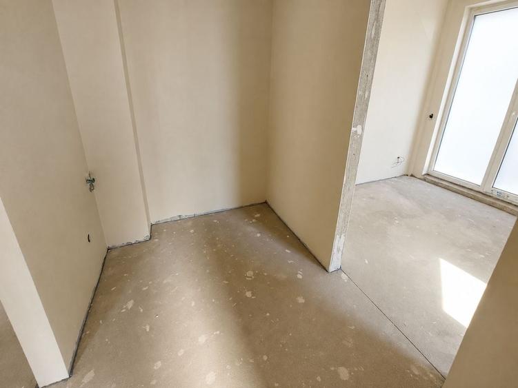 Apartament cu 2 camere semidecomandat în Mărăști