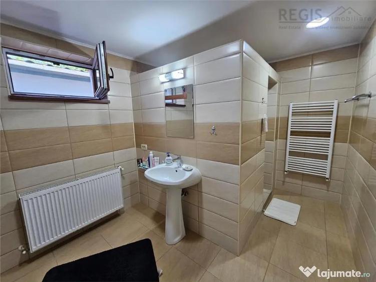 Casă cu 10 camere cu Teren 906 Mp în Centrul Istoric