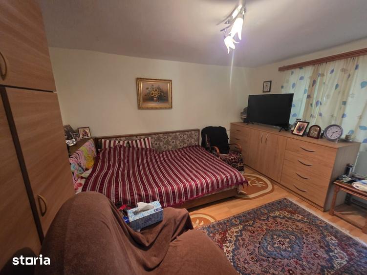 Casă cu 3 camere cu Teren 1079 Mp în Stâlpeni