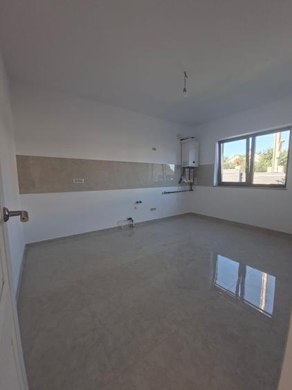 Duplex cu 4 camere cu Canalizare în Miroslava