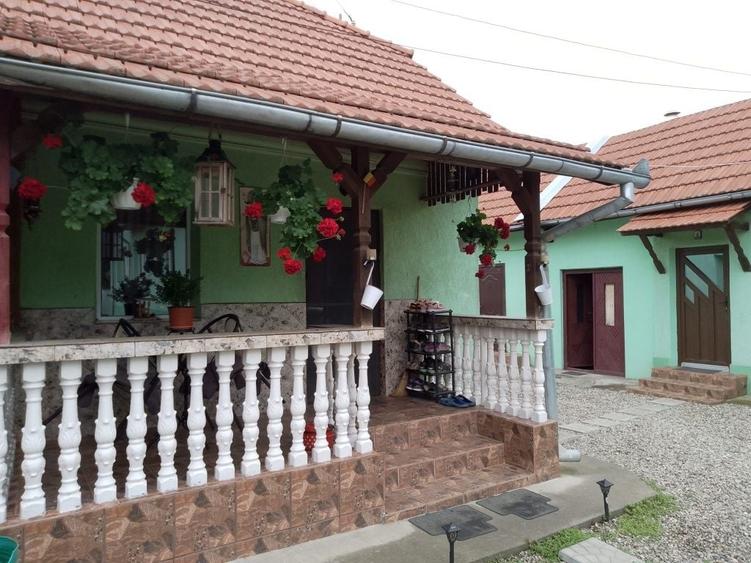 Casă cu 4 camere în Poiana Blenchii