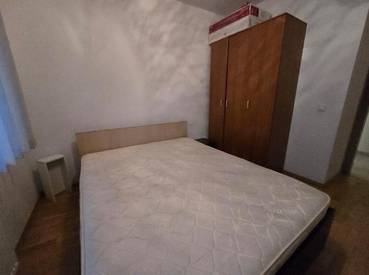 Apartament cu 3 camere în Cetate