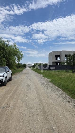 Teren Construcții intravilan de 1500 mp, în Tunari