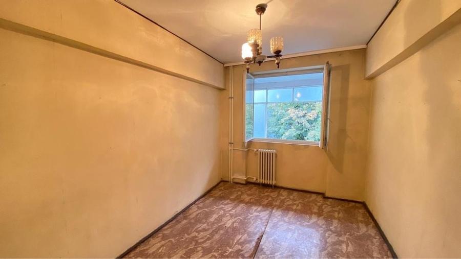 Apartament cu 3 camere decomandat în Tineretului