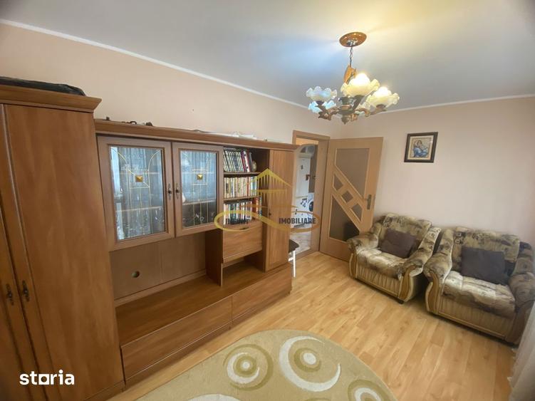 Apartament cu 3 camere decomandat, mobilat în Republicii