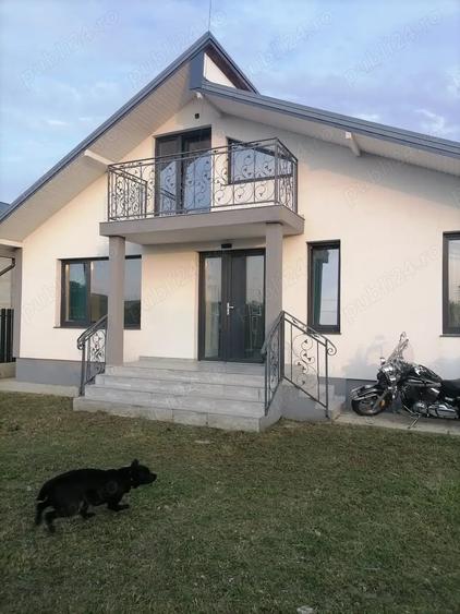 Casă cu 4 camere în Central