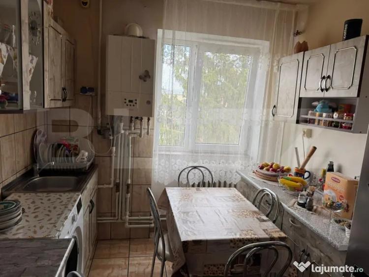 Apartament cu 2 camere semidecomandat în Gojdu