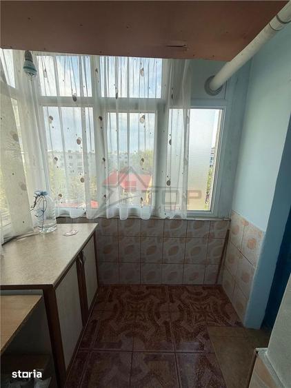 Apartament cu 2 camere decomandat în Nicolina