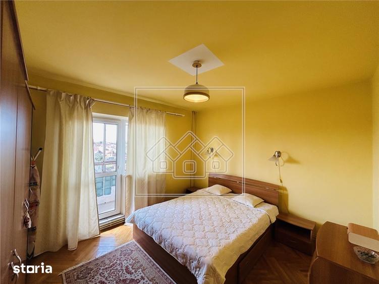 Apartament cu 3 camere decomandat în Terezian