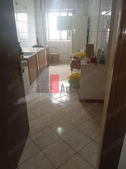 Apartament cu 2 camere decomandat, mobilat în Crângași