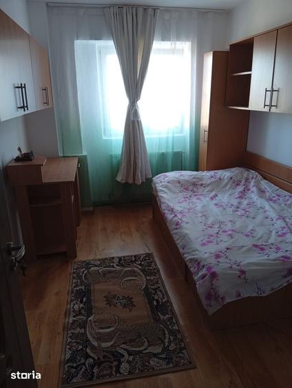 Apartament cu 3 camere decomandat în Sud