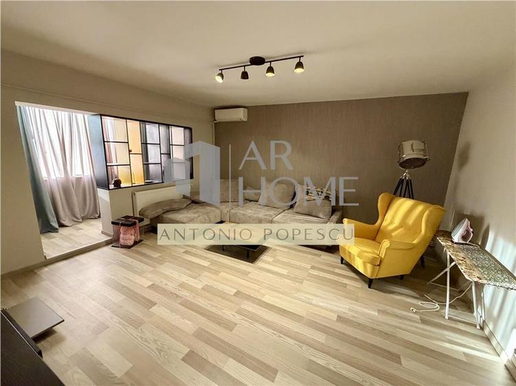 Apartament cu 3 camere decomandat, mobilat în Central