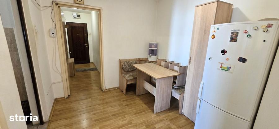 Apartament cu 3 camere decomandat în Independenței